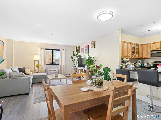 51 Schuyler Avenue APT 5C, Stamford, CT 06902