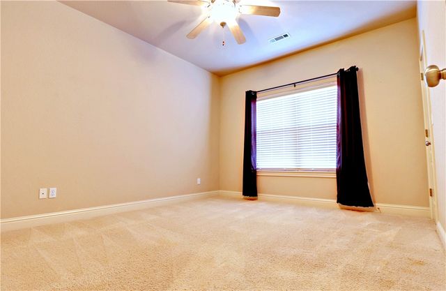 5500 Lanshire Drive, Rogers, AR 72758