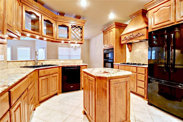 5500 Lanshire Drive, Rogers, AR 72758