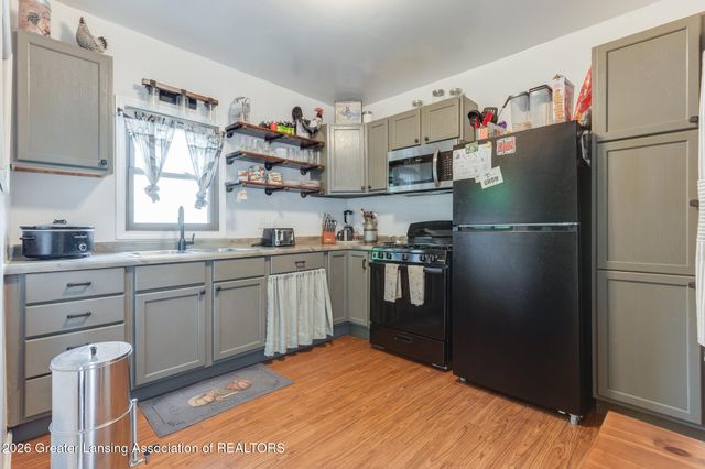 420 E Henry Street, Charlotte, MI 48813