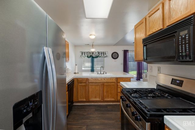 10727 Sunset Ranch Drive, Bakersfield, CA 93311