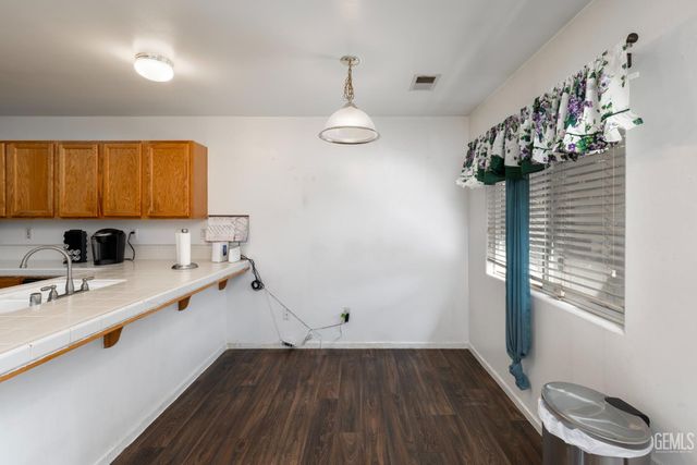10727 Sunset Ranch Drive, Bakersfield, CA 93311