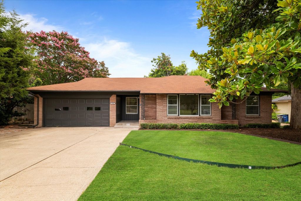 214 Easton Road, Dallas, TX 75218
