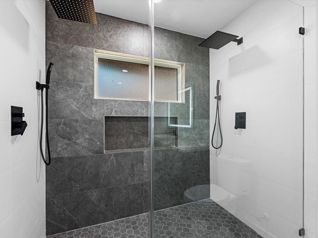 1107 Stonecrest Drive, Houston, TX 77018