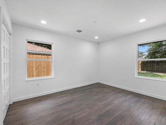 1107 Stonecrest Drive, Houston, TX 77018