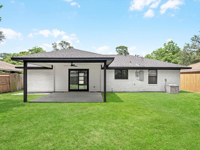 1107 Stonecrest Drive, Houston, TX 77018