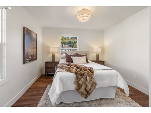 2100 KAUFFMAN Ave, Vancouver, WA 98660
