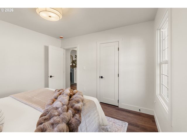 2100 KAUFFMAN Ave, Vancouver, WA 98660