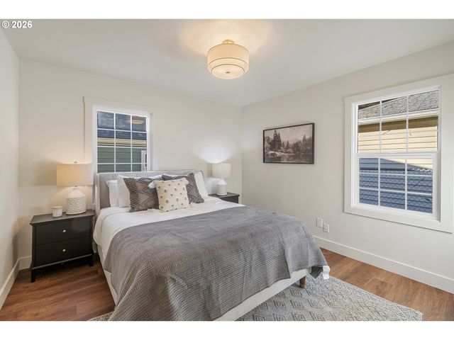 2100 KAUFFMAN Ave, Vancouver, WA 98660