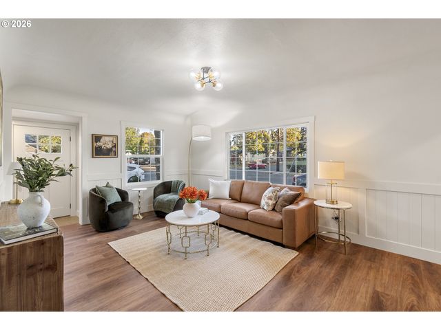 2100 KAUFFMAN Ave, Vancouver, WA 98660