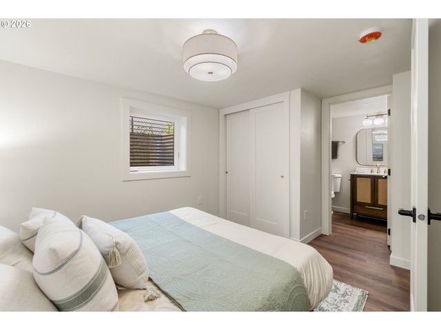 2100 KAUFFMAN Ave, Vancouver, WA 98660