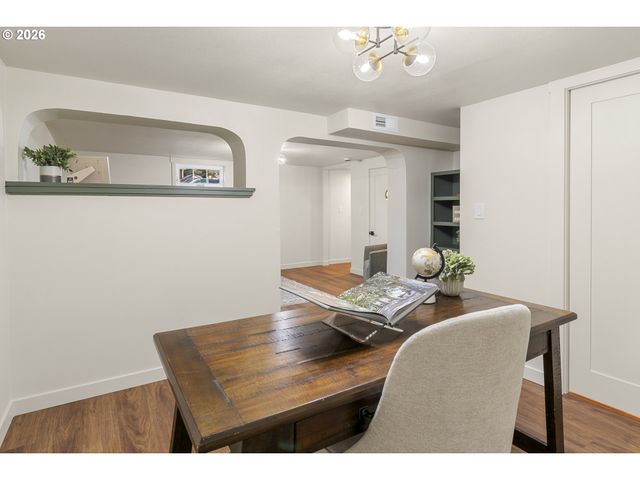 2100 KAUFFMAN Ave, Vancouver, WA 98660