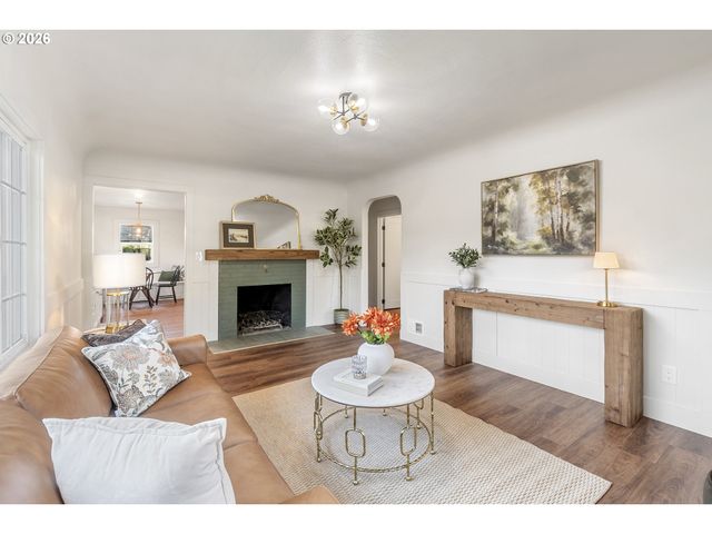 2100 KAUFFMAN Ave, Vancouver, WA 98660