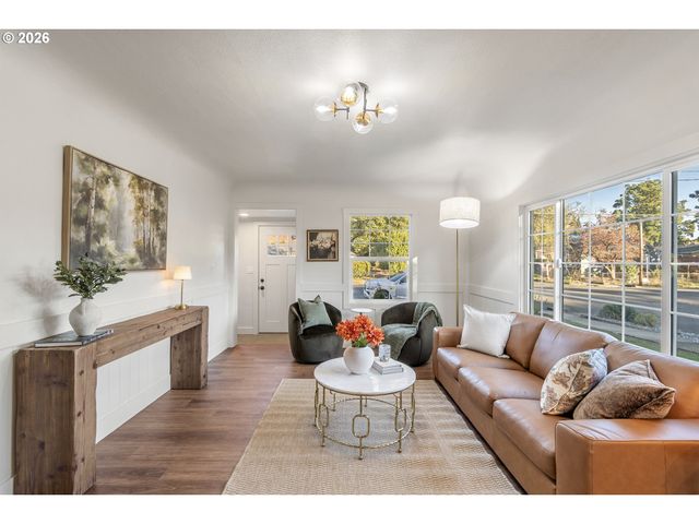 2100 KAUFFMAN Ave, Vancouver, WA 98660