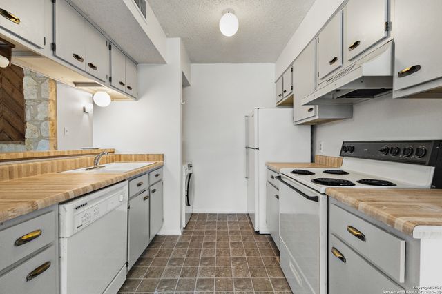 3843 Barrington St Apt 163P, San Antonio, TX 78217