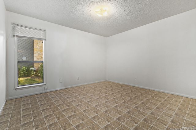 3843 Barrington St Apt 163P, San Antonio, TX 78217
