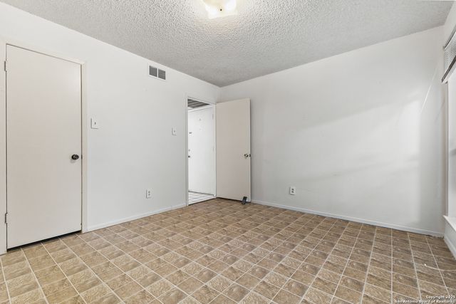 3843 Barrington St Apt 163P, San Antonio, TX 78217