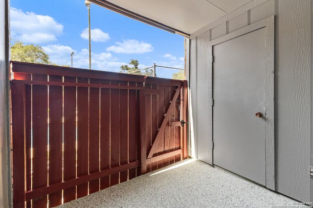3843 Barrington St Apt 163P, San Antonio, TX 78217
