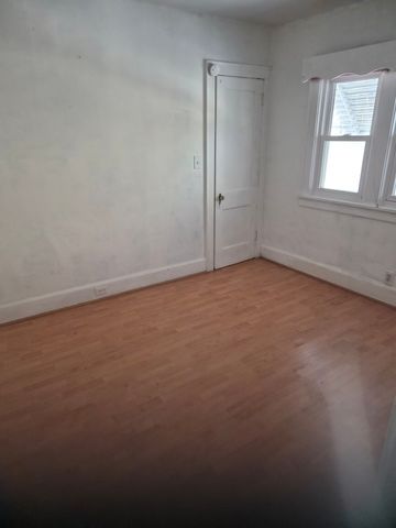 810 CAMLIN Avenue, Rockford, IL 61103