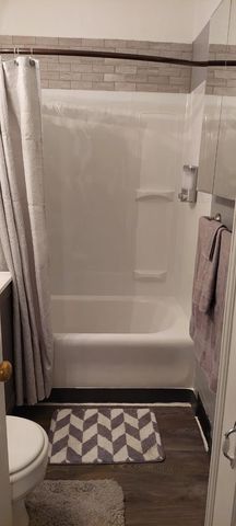 810 CAMLIN Avenue, Rockford, IL 61103