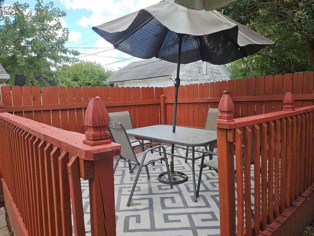 810 CAMLIN Avenue, Rockford, IL 61103