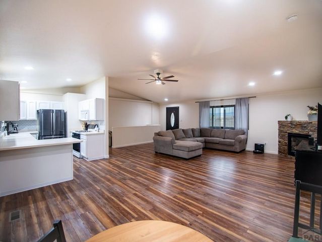 486 E Earl Dr, Pueblo West, CO 81007