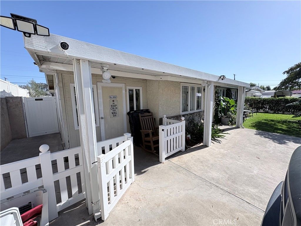 20312 Riverside Dr, Newport Beach, CA 92660 — exterior