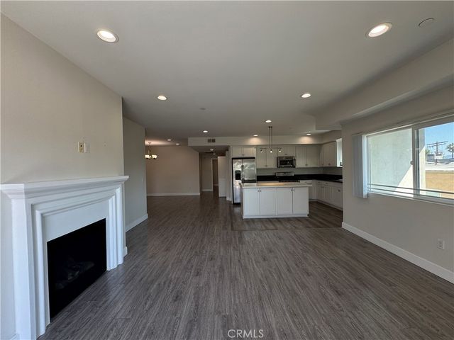 5432 Hermitage Ave 301, Valley Village, CA 91607