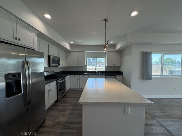 5432 Hermitage Ave 301, Valley Village, CA 91607