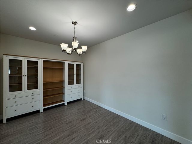 5432 Hermitage Ave 301, Valley Village, CA 91607