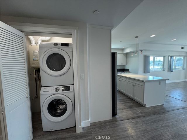 5432 Hermitage Ave 301, Valley Village, CA 91607