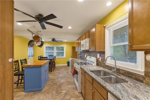 6761 N Woodland Avenue, Kansas City, MO 64118