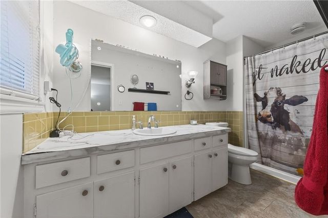 6761 N Woodland Avenue, Kansas City, MO 64118