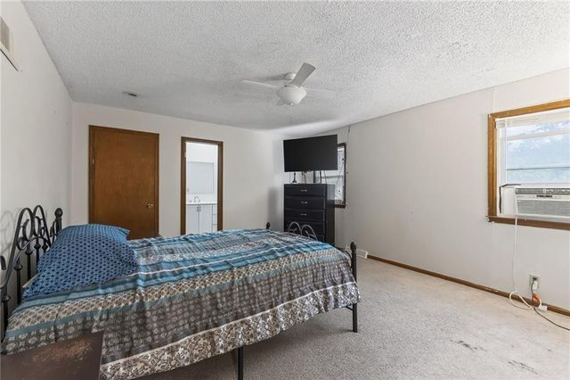 6761 N Woodland Avenue, Kansas City, MO 64118