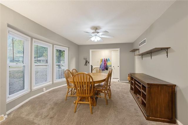 6761 N Woodland Avenue, Kansas City, MO 64118