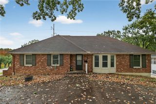 6761 N Woodland Avenue, Kansas City, MO 64118