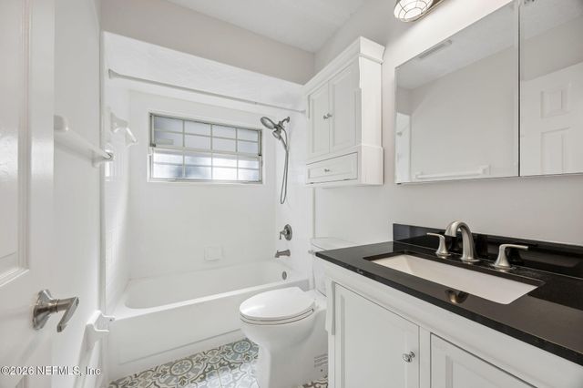 2010 MARYE BRANT Loop S, Neptune Beach, FL 32266