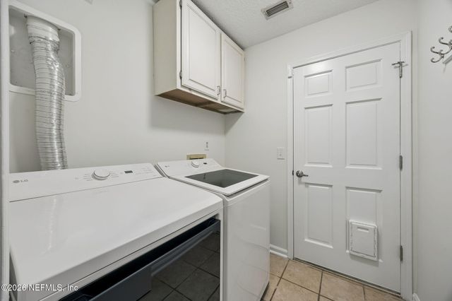 2010 MARYE BRANT Loop S, Neptune Beach, FL 32266