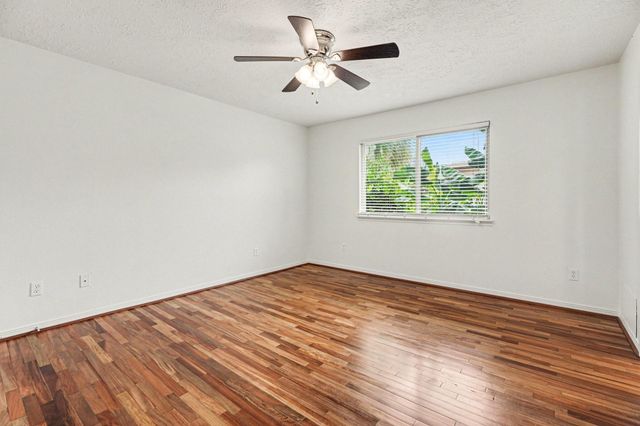 2909 Forest Hills Drive, League City, TX 77573