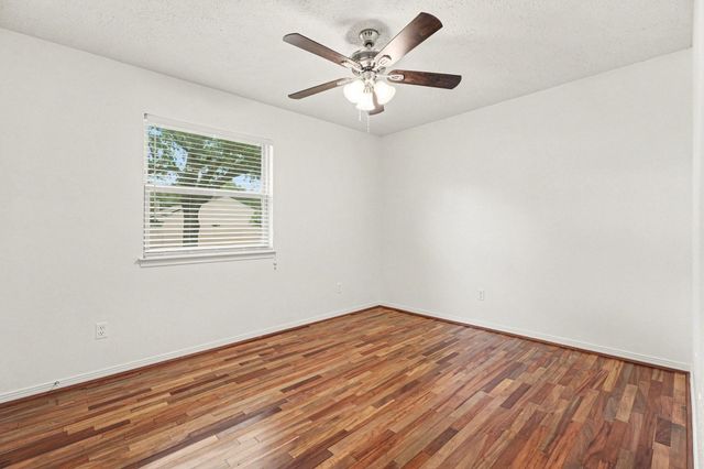 2909 Forest Hills Drive, League City, TX 77573