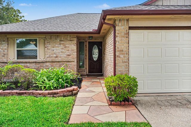 2909 Forest Hills Drive, League City, TX 77573