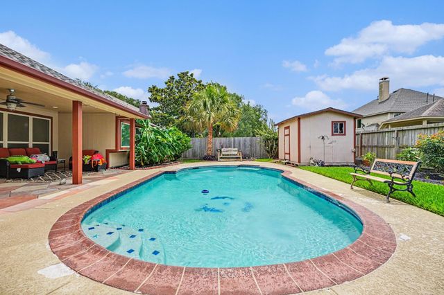 2909 Forest Hills Drive, League City, TX 77573
