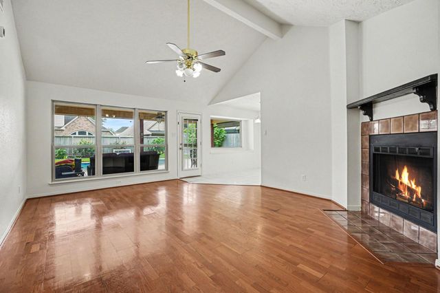 2909 Forest Hills Drive, League City, TX 77573