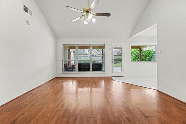 2909 Forest Hills Drive, League City, TX 77573