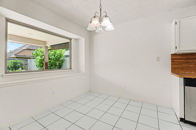 2909 Forest Hills Drive, League City, TX 77573