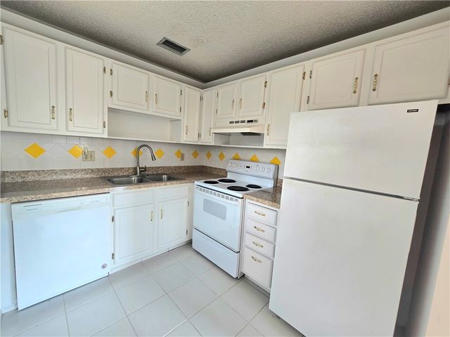 89 Crooked Tree Lane 103, Vero Beach, FL 32962