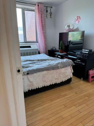 14326 41ST Avenue 7B, Flushing, NY 11355