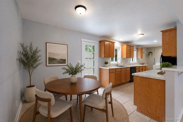 2495 Walce Drive, West Bloomfield Charter Township, MI 48324