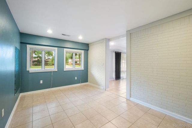 2495 Walce Drive, West Bloomfield Charter Township, MI 48324