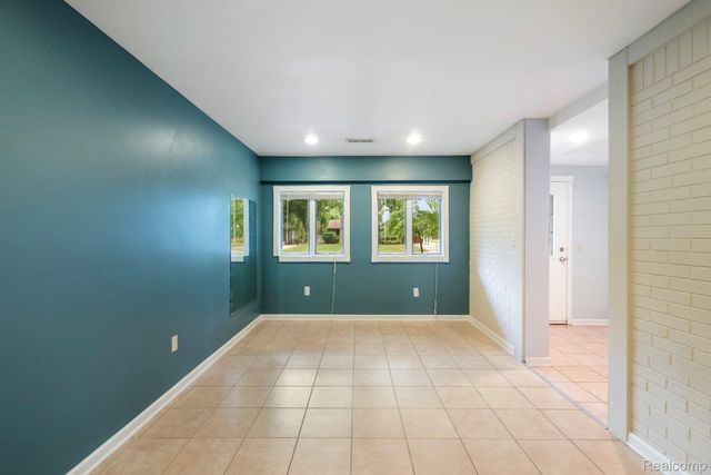2495 Walce Drive, West Bloomfield Charter Township, MI 48324